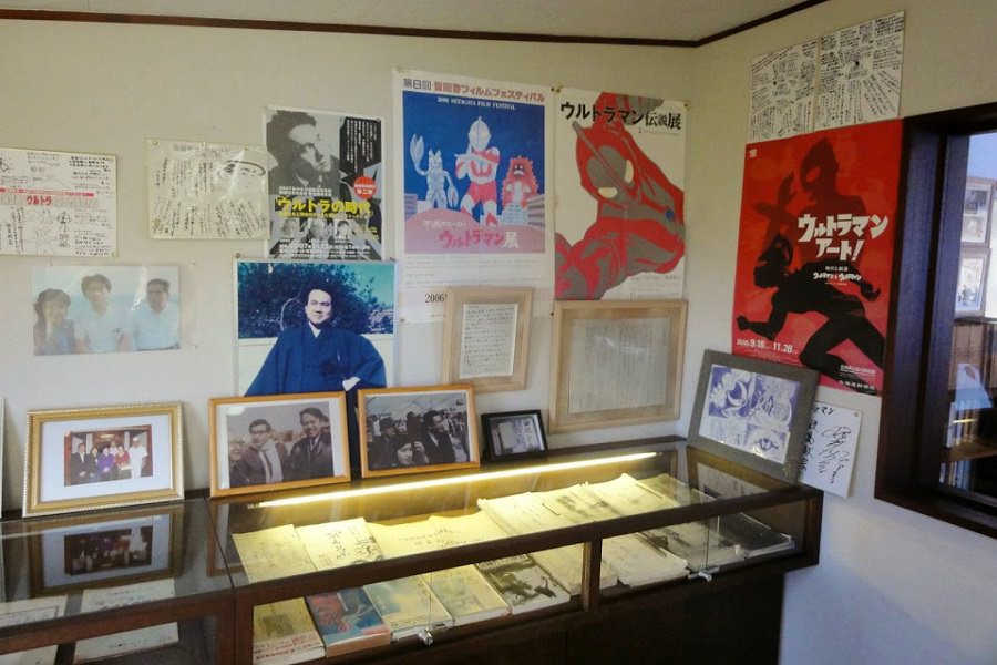 金城さんを偲ぶ様々な資料を展示。全国から多くのファンが訪れている 金城哲夫資料館