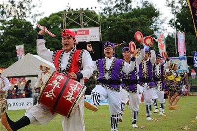 迫力のある演舞間近で見ることができる