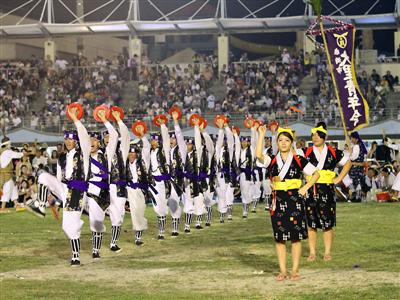両日合わせて約1000発の花火は見ごたえあり（糸満市より写真