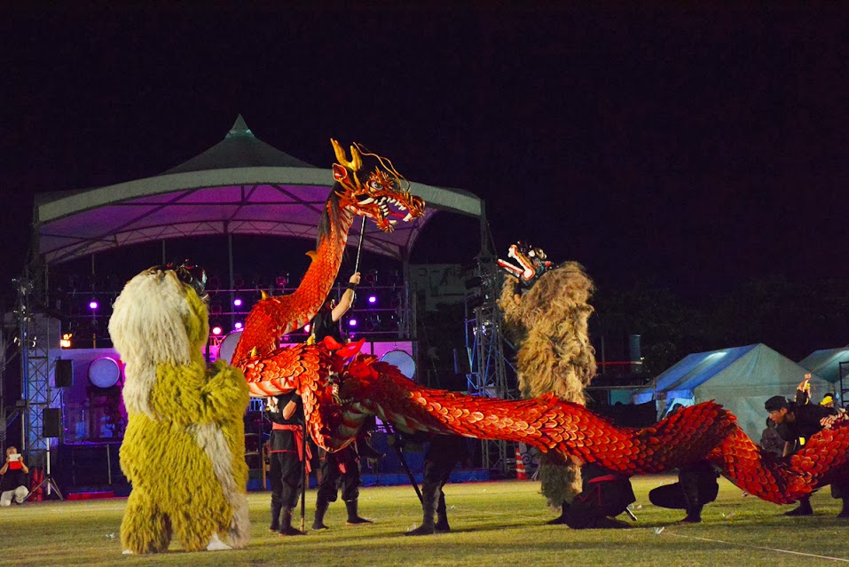 初日の最大の見せ場となる浦添三大王統まつりには、龍神や獅子舞なども登場する 初日の最大の見せ場となる浦添三大王統まつりには、龍神や獅子舞