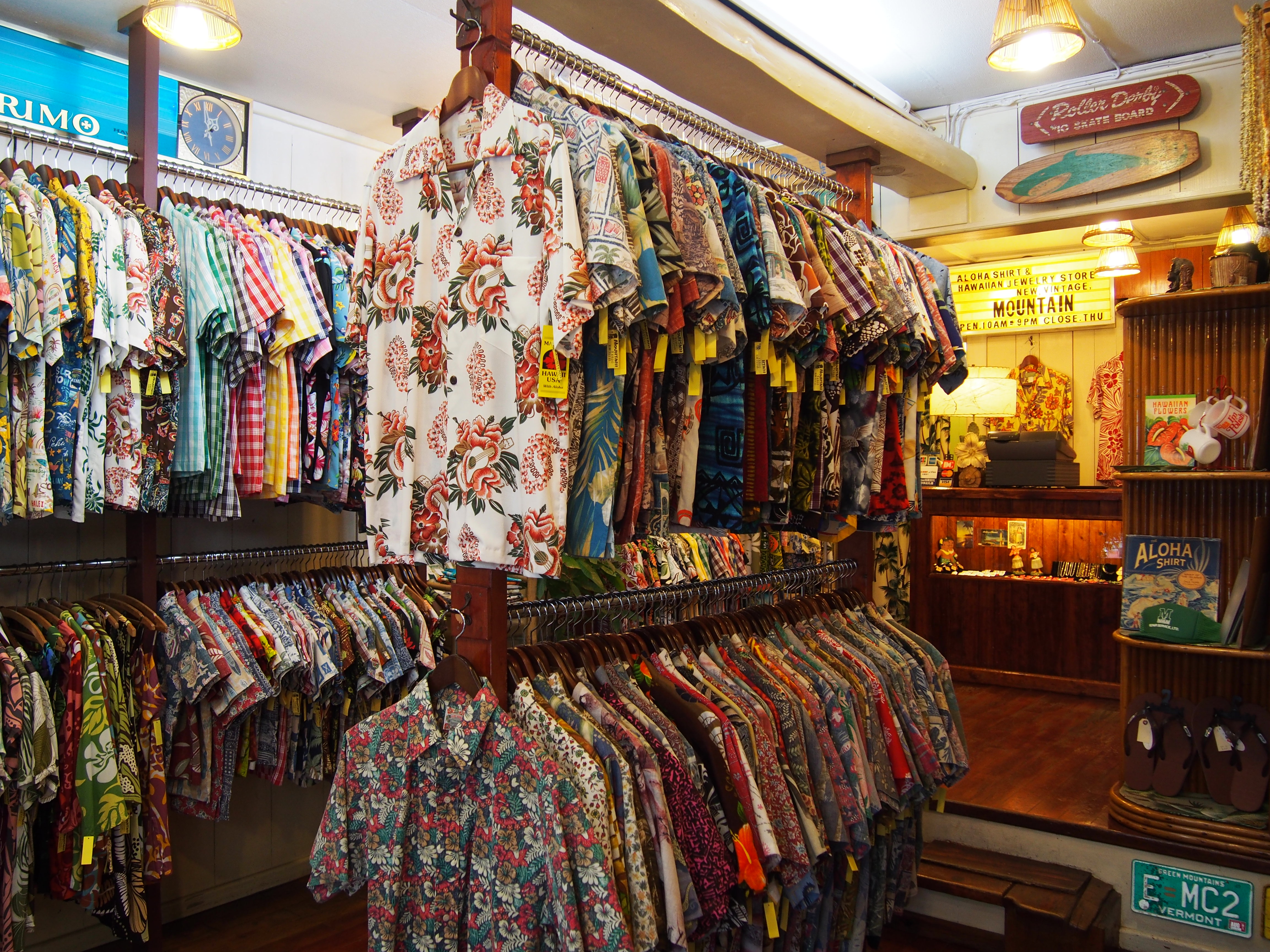 オーナーとのアロハシャツ談義も楽しい オーナーとのアロハシャツ談義も楽しい