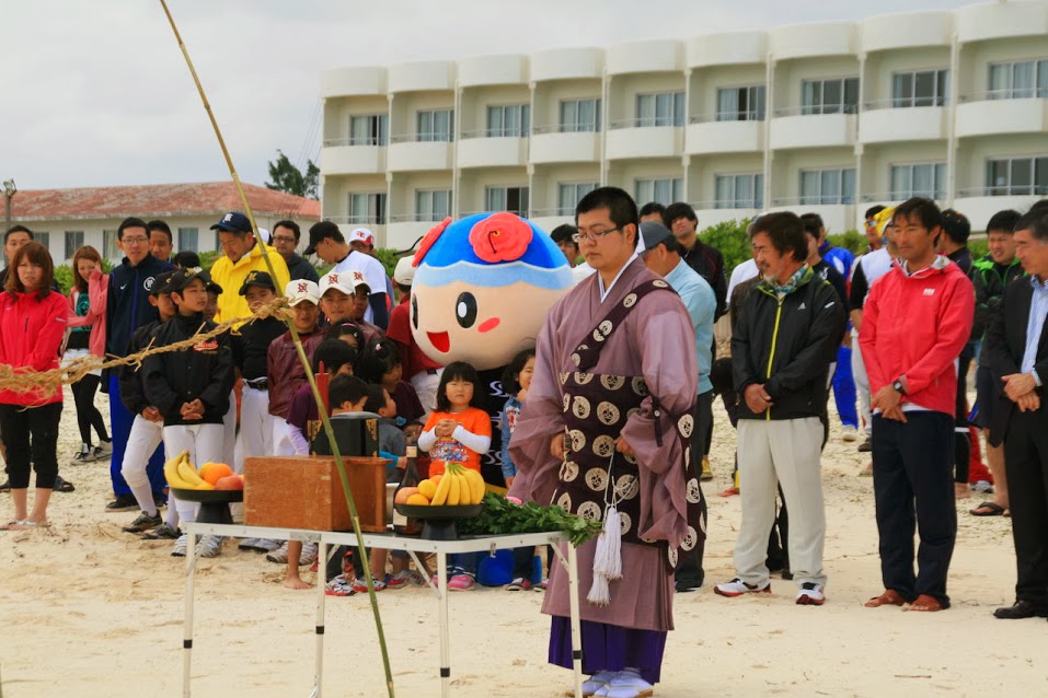 神主さんによる海の安全祈願 神主さんによる海の安全祈願