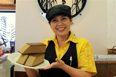 黒糖は甘さすっきりの自然な味。スタッフの温かさも愛される理由