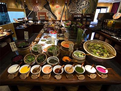 強い日差しを浴びて育った沖縄野菜は目にも舌にもおいしい