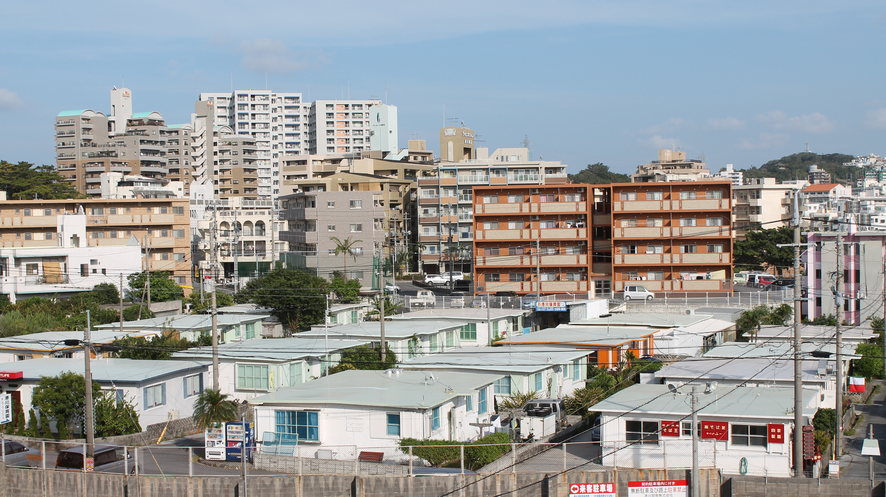 30以上の外人住宅ショップが密集 30以上の外人住宅ショップが密集