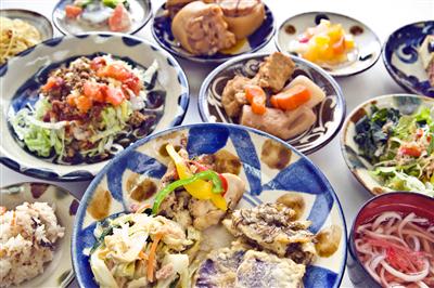 地元客にも大人気のバイキング専門店