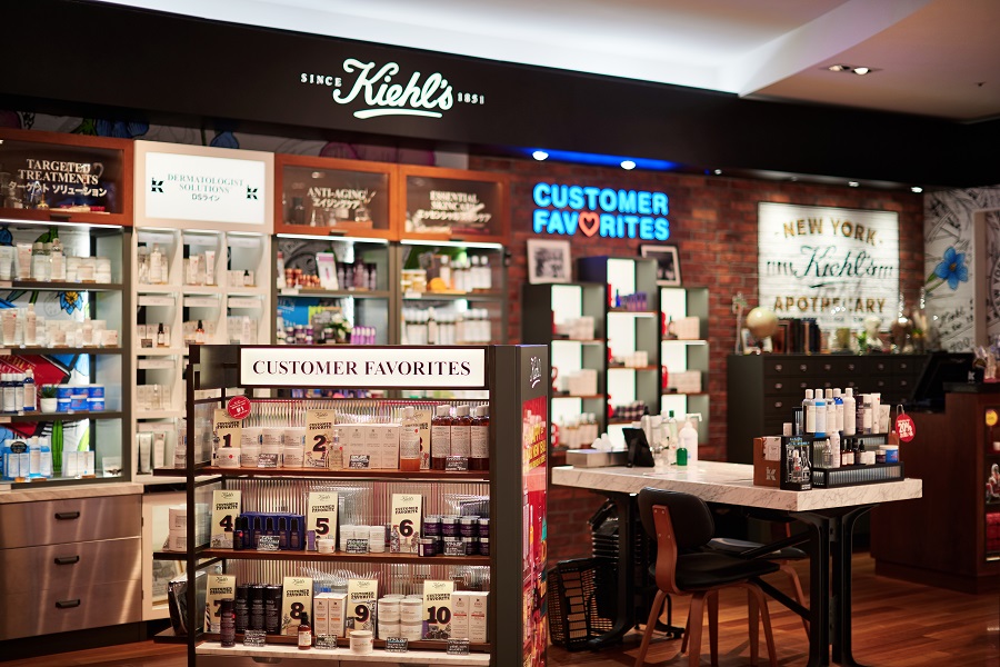 ディスプレイもスタイリッシュ。リップバームや保湿アイテムなどが人気 ディスプレイもスタイリッシュ。リップバームや保湿アイテムなど