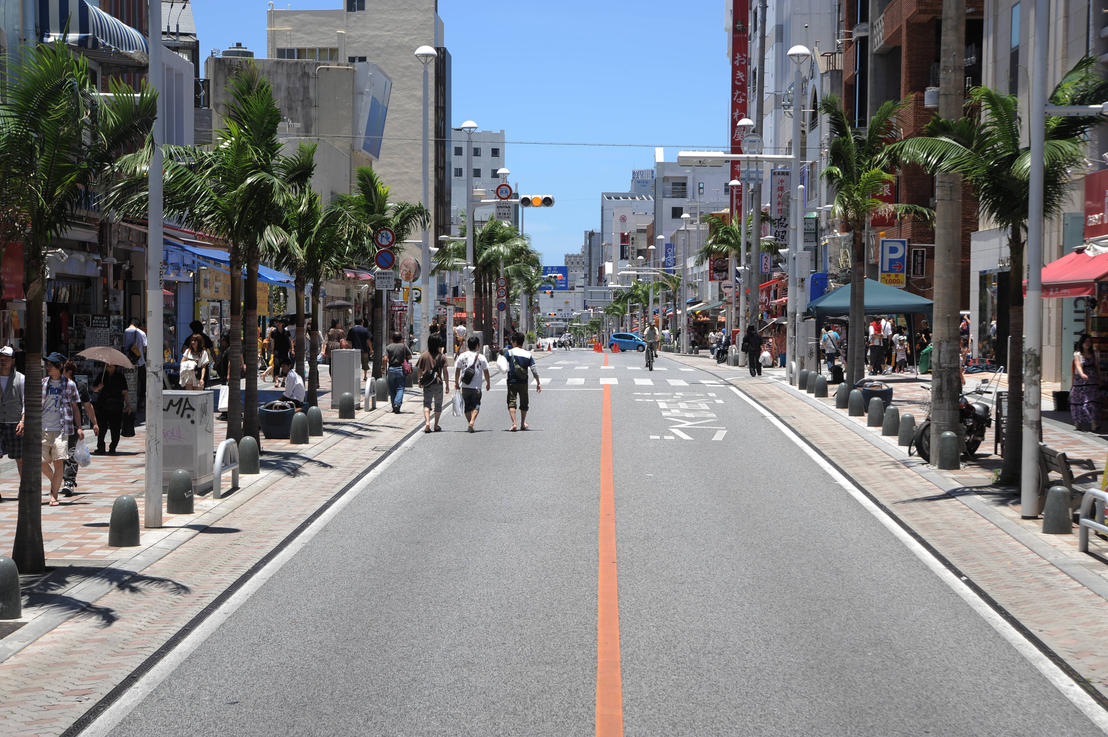 日曜日の12時から18時まで実施中