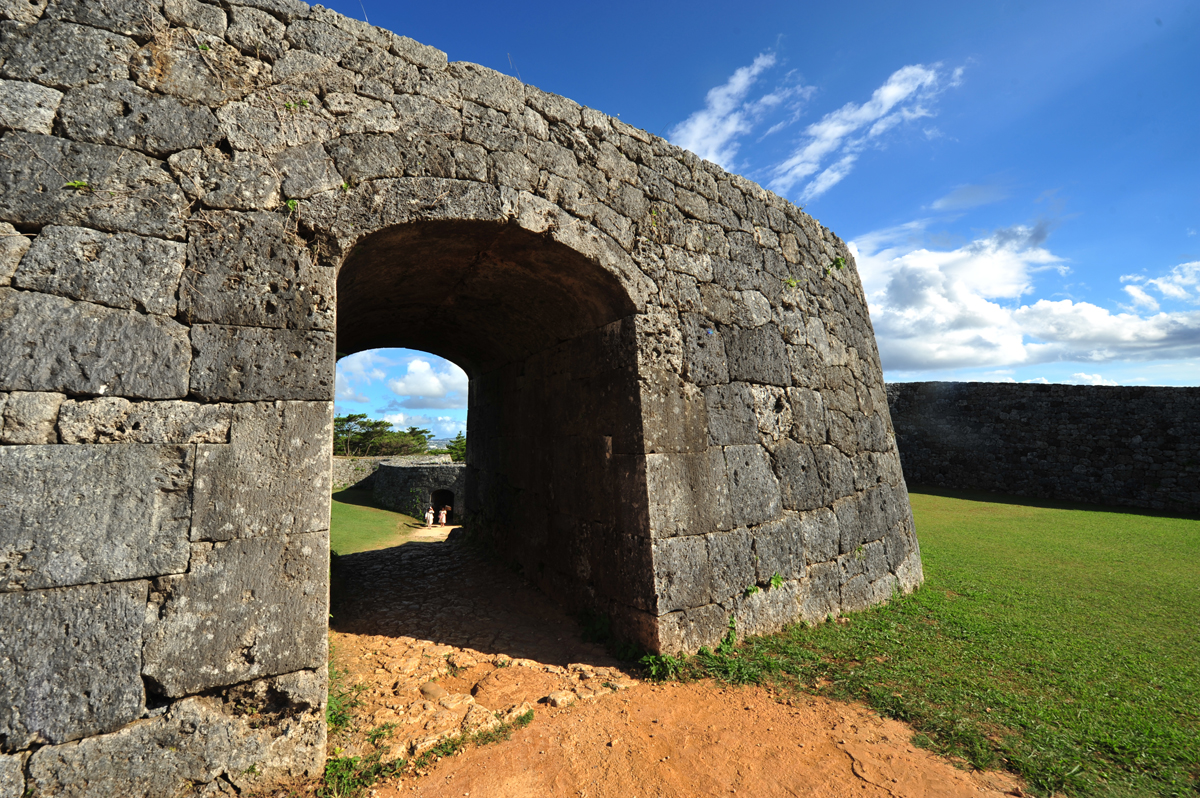 ほかのグスクにはない特徴のある城門 ほかのグスクにはない特徴のある城門