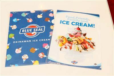 ブルーとホワイト、２種類をご用意