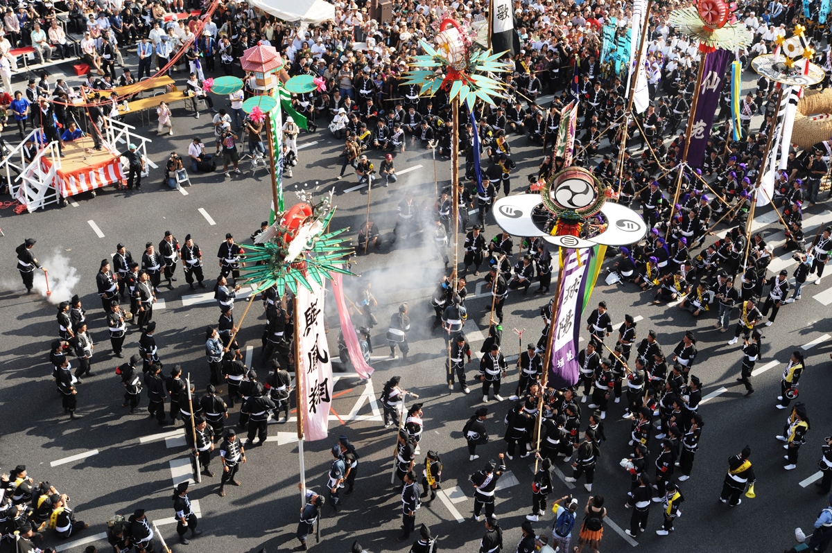 各地域の旗頭が集合。それぞれに特徴のある姿形をしている 各地域の旗頭が集合。それぞれに特徴のある姿形をしている