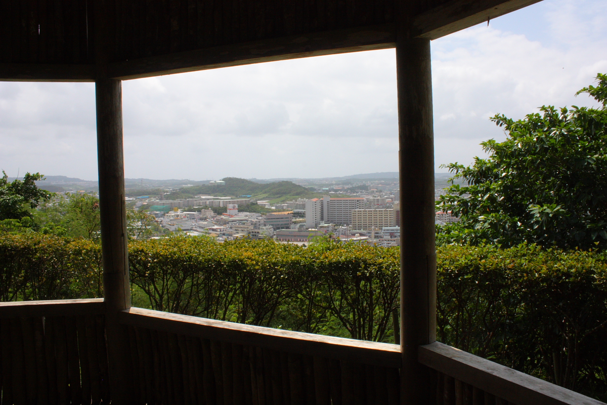 かつては田畑も多く、耕す人々の姿が勧耕台からよく見えたという かつては田畑も多く、耕す人々の姿が勧耕台からよく見えたという