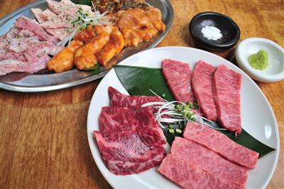 塩とワサビでモリモリ召し上がれ。お供はもちろん地元のビール
