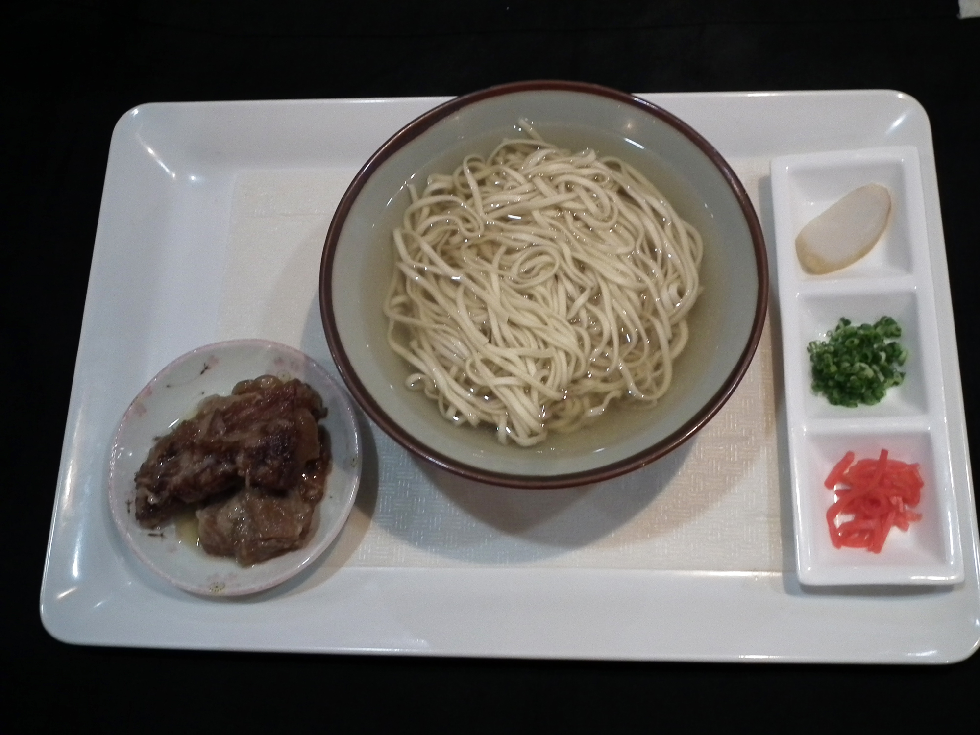 けんぱーのすばやー「なんこつすば(並)」 けんぱーのすばやー「なんこつすば(並)」600円