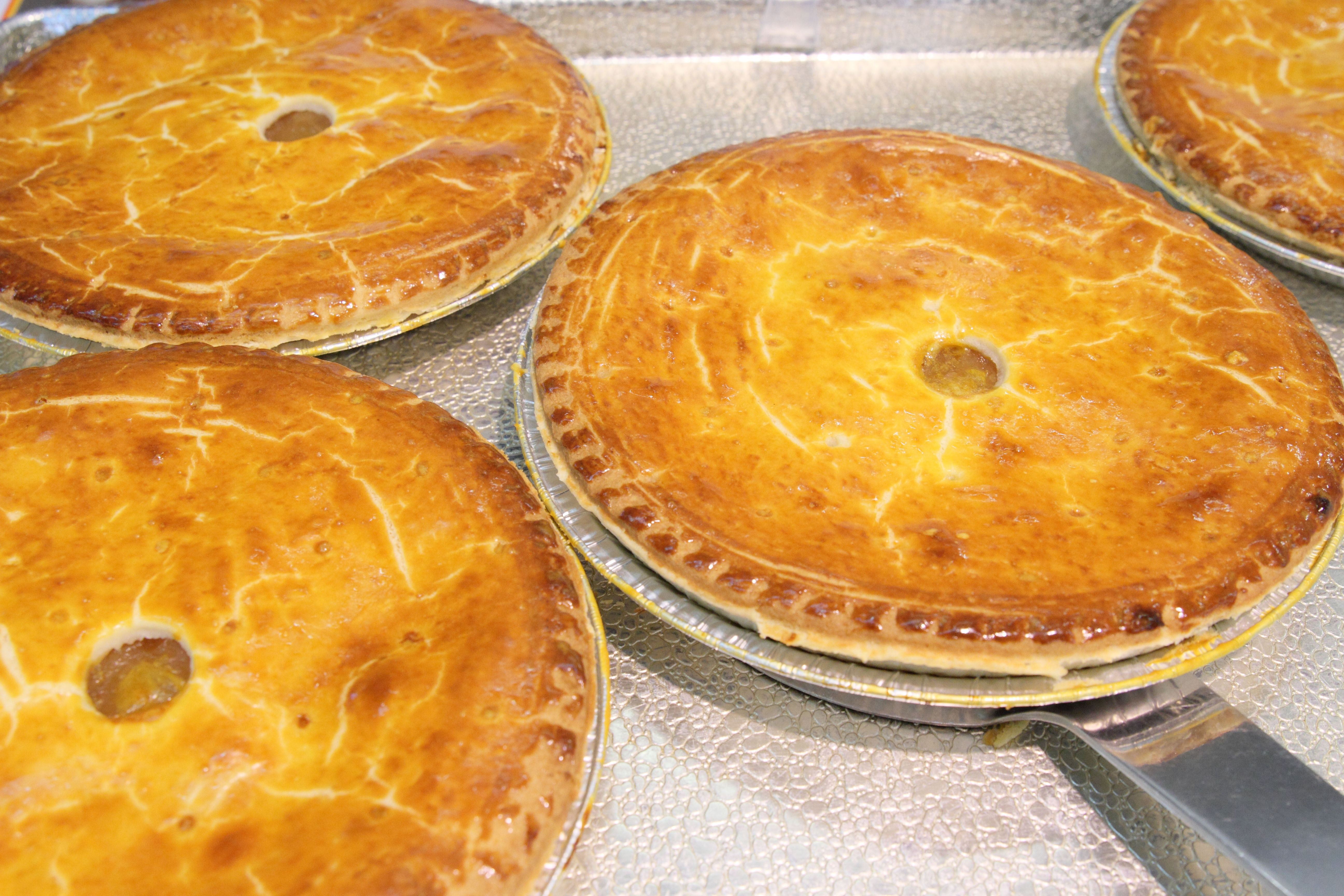 アツアツでも、冷やしてもおいしいボリュームのあるアップルパイ ジミー アップルパイ