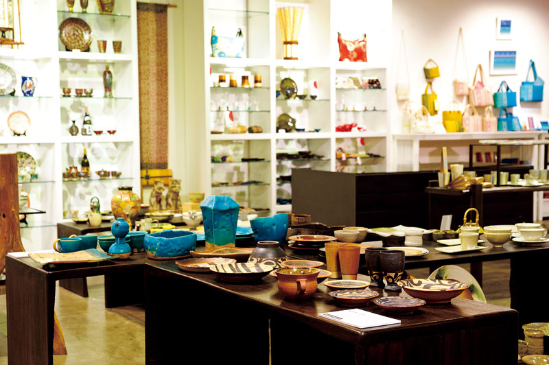 沖縄のいいものに直接触れることができる空間 沖縄のいいものに直接触れることができる空間