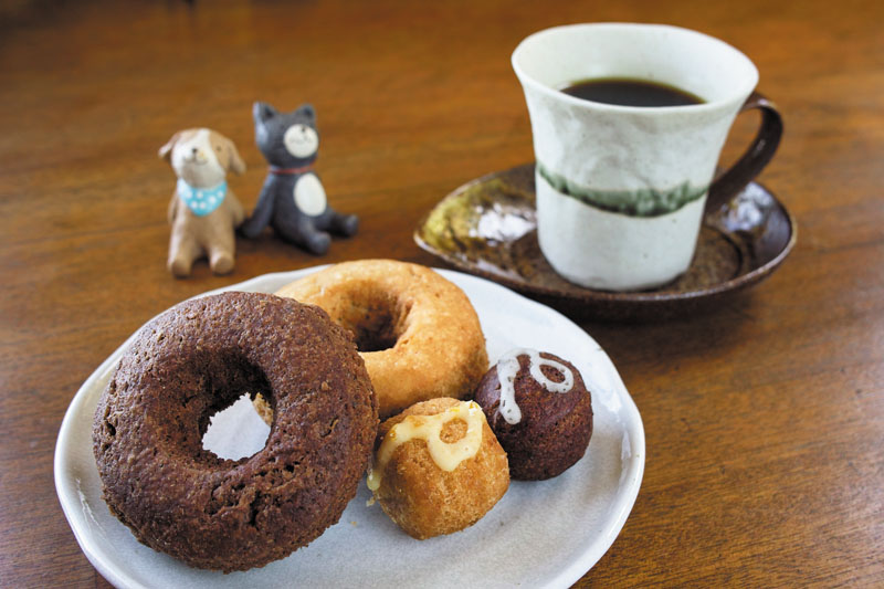 地元食材を使って作る話題の「クニガミドーナツ」 地元食材を使って作る話題の「クニガミドーナツ」