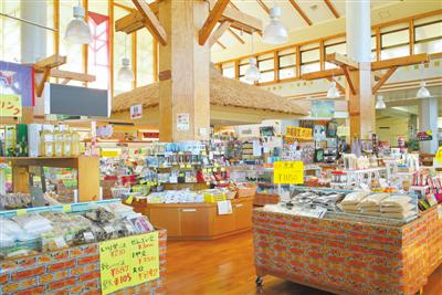 県内外から来訪者に利用されている県内最北の道の駅