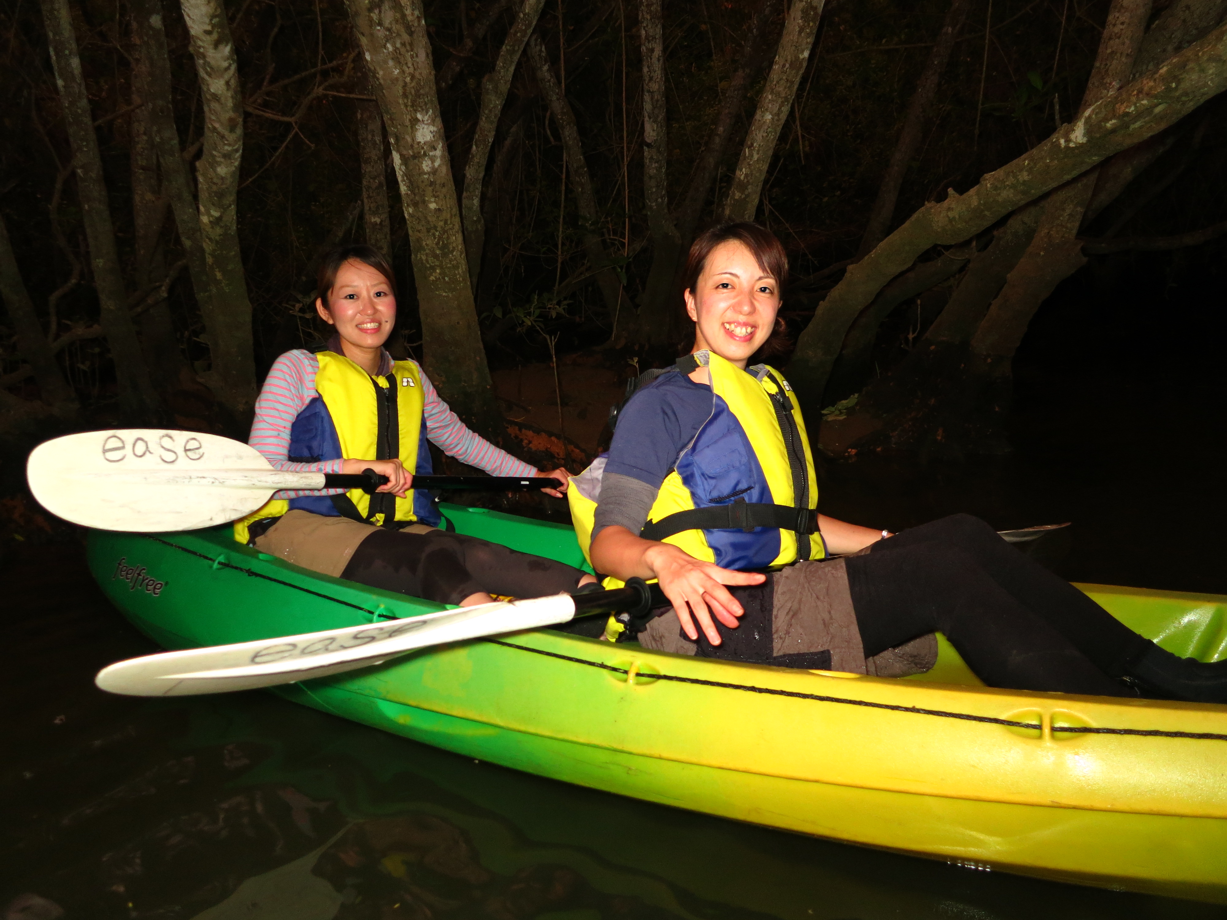 沖縄の夜は月明かりでちょうどいい。ホタルに出合えるかも(写真提供/イーズ)