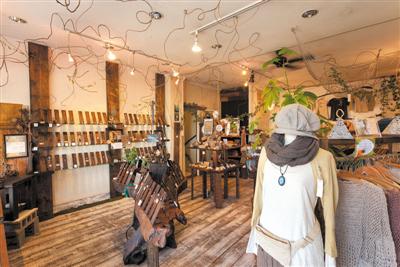 妖精の森に迷い込んだかのような神秘的な店内