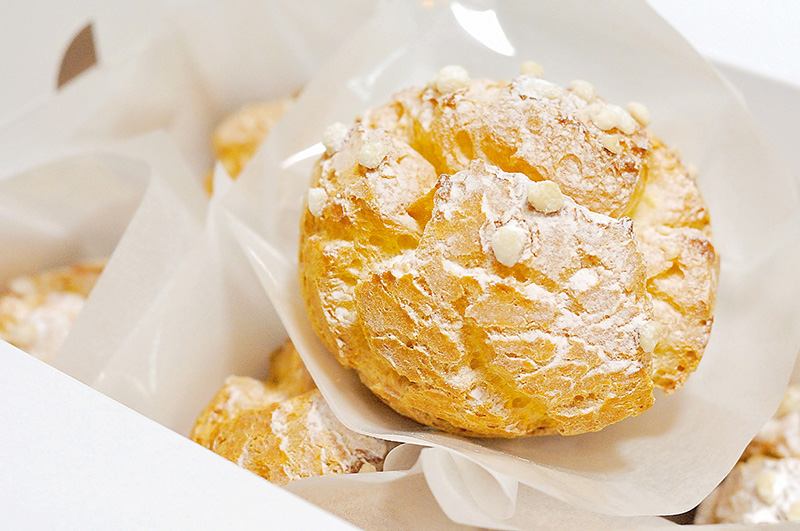 道の駅許田の新しい人気スイーツ「道の駅シュー」 道の駅許田の新しい人気スイーツ「道の駅シュー」