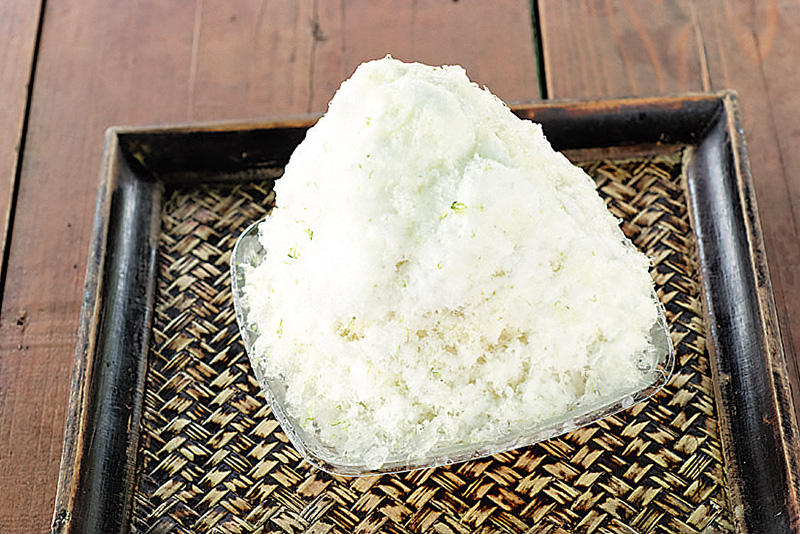 豊かな香りと爽やかな味で大人気「シークヮーサー氷り」
※現在は販売中止 豊かな香りと爽やかな味で大人気「シークヮーサー氷り」