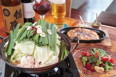 一年を通して味わえるオーナーのイチオシは県産牛の「もつ鍋」