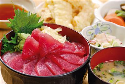 糸満漁師の舌をもうならせる海産物料理の専門店
