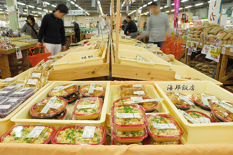 手作り感があふれる弁当や惣菜コーナー 手作り感があふれる弁当や惣菜コーナー
