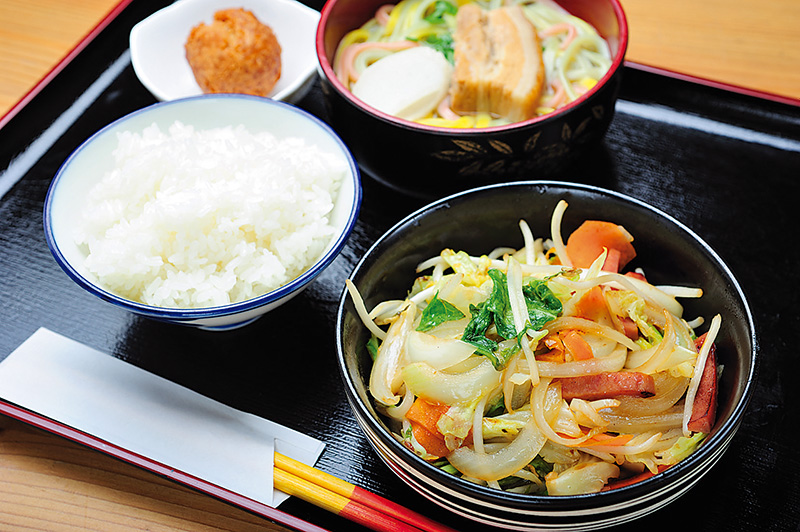 沖縄ママのこだわりと愛情が詰まっているランチセット 沖縄ママのこだわりと愛情が詰まっているランチセット