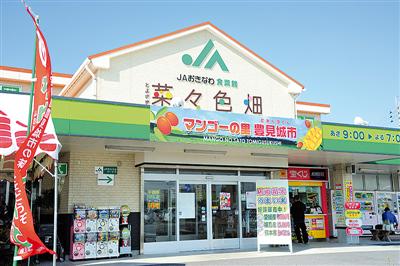 観光客からも地元客からも愛されている人気店