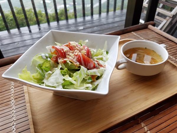 木造のログハウス風なたたずまい