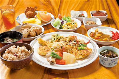 懐かしい沖縄家庭料理が好評