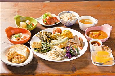 家庭的な味わいのヘルシーランチ