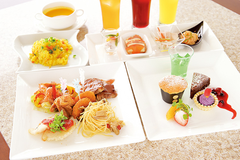 地元客に人気の品数も種類も豊富なホテルバイキング 地元客に人気の品数も種類も豊富なホテルバイキング