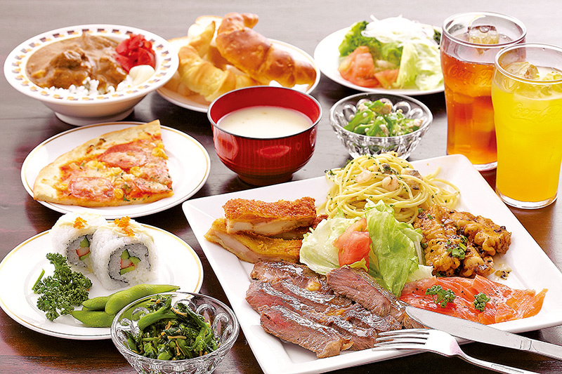 地元のファミリー客でにぎわう大人気のランチバイキング 地元のファミリー客でにぎわう大人気のランチバイキング