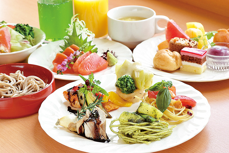 カジュアルにホテルバイキングが楽しめるレストラン カジュアルにホテルバイキングが楽しめるレストラン