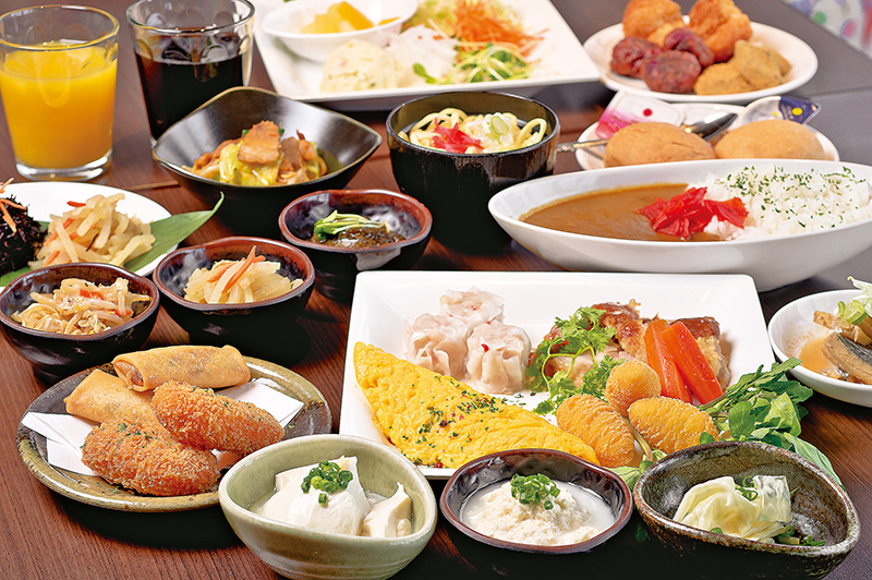 和食をメインに沖縄料理や洋食まで、幅広い層で楽しめるメニュー 和食をメインに沖縄料理や洋食まで、幅広い層で楽しめるメニュー