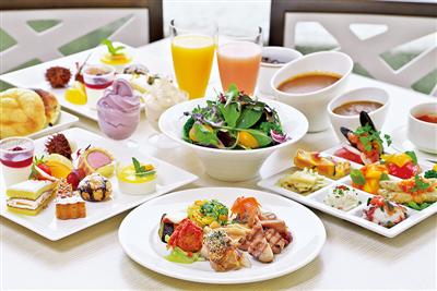地元の季節野菜をたっぷり使った料理が女性客に人気
