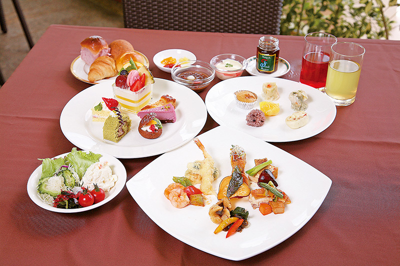 和洋中の各料理長がメニューを考案 和洋中の各料理長がメニューを考案