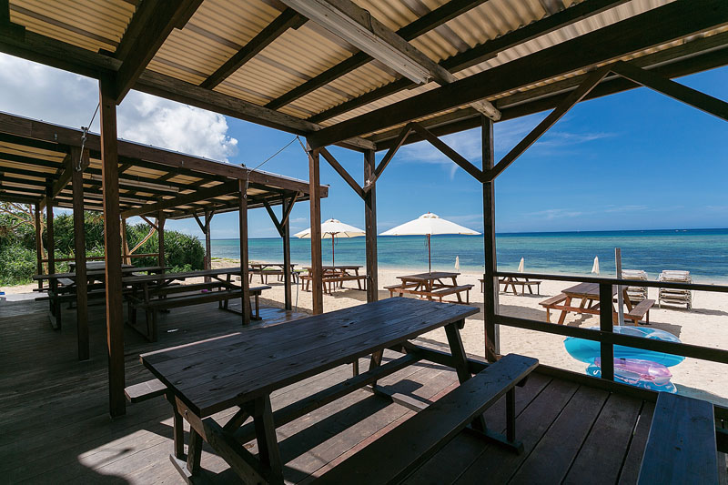 ウッパマビーチ内にあるパーラー形式のカフェ ウッパマビーチ内にあるパーラー形式のカフェ