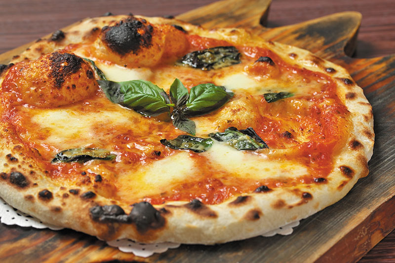 生地から手作りの本格ピッツア 生地から手作りの本格ピッツア