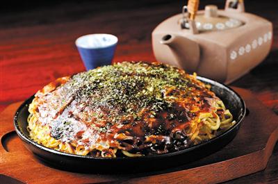 麺やキャベツにもこだわる逸品
