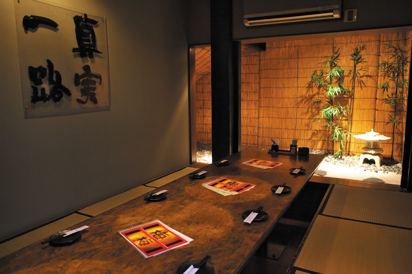 落ち着いた雰囲気で、ゆったりくつろげる居酒屋