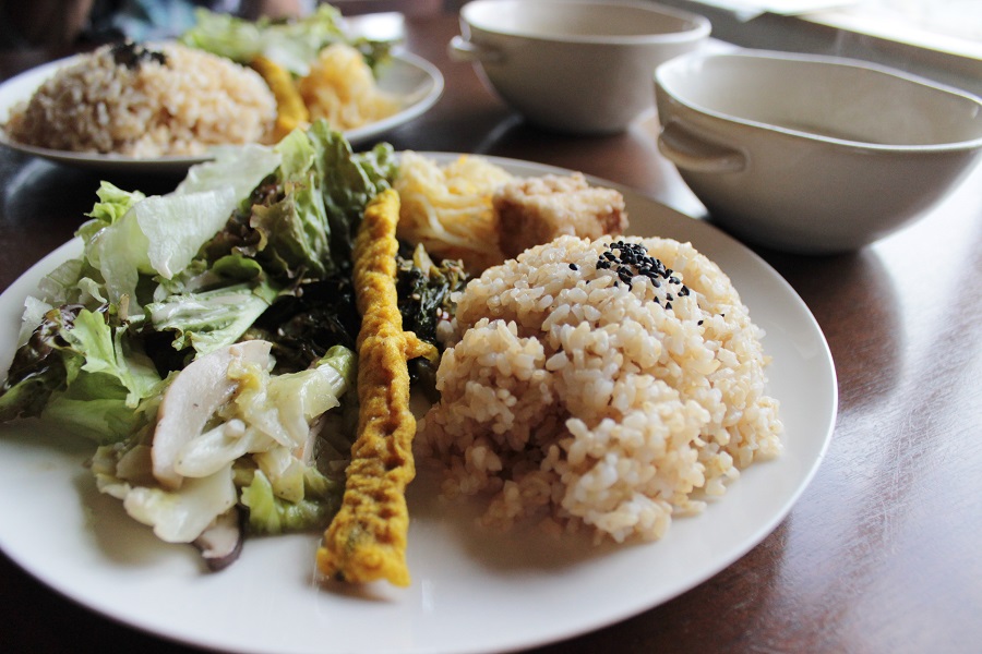 野菜の味に感動し、料理法に楽しい発見。野菜尽くしの本日のプレート 野菜尽くしの本日のプレート