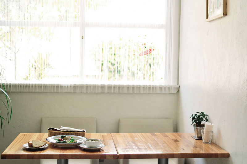 時間やほかの客を気にせず、ゆっくり過ごせる広々個室 時間やほかの客を気にせず、ゆっくり過ごせる広々個室