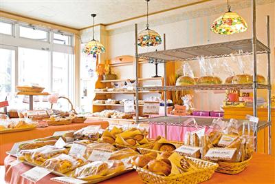 小学生からお年寄りまで幅広いファンが多い人気店