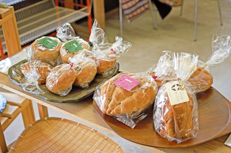 八重岳の山中に建つパン屋 八重岳の山中に建つパン屋