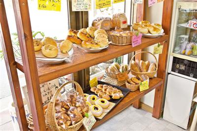 幅広い年齢層の人たちが安心して食べられるパン