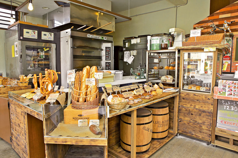 パン作りのすべてを、目の前で見ることができるオープンスタイル パン作りのすべてを、目の前で見ることができるオープンスタイル